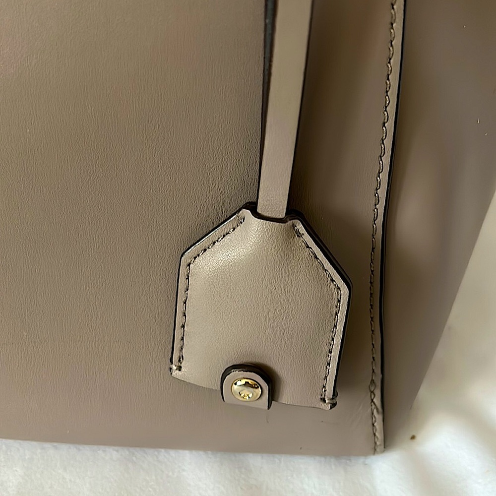 Kate Spade Authentic Gorgeous Light Gray/Taupe Leather Bag Purse 🌺🌺 - Picture 4 of 16